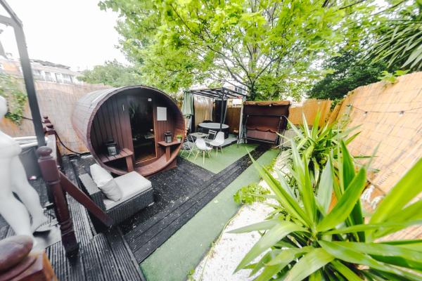 3 Br Apt With Hot Tub & Sauna - 18 Swinford Gardens - Russell
