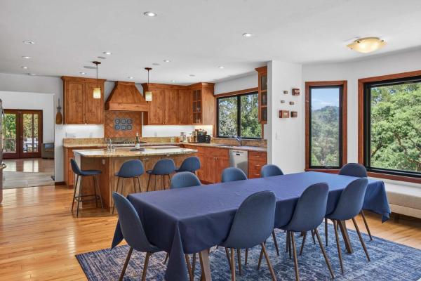 Sunny Grove Retreat - Occidental, CA