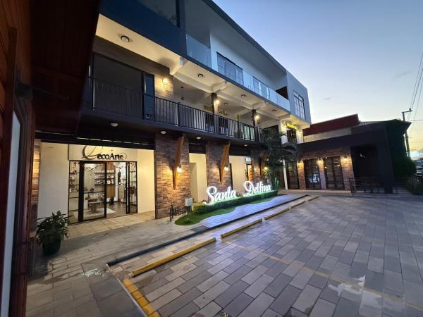 Santa Delfina Suites - Flores