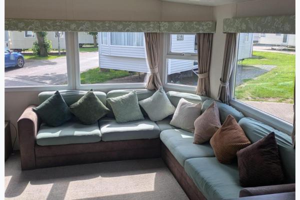 Holiday Home Sleeps 8 With Beach Access - Yorkshire