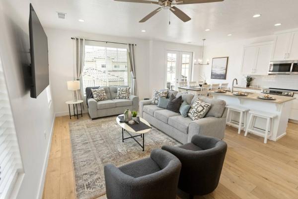 Heated Pool, Pickleball - New & Beautiful Home - Save Today - Washington, UT
