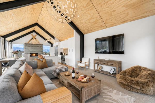 Northlake Escape | Sunny, Stylish & Easy Living - Wanaka