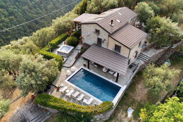 Villa Daphne Pool And Jacuzzi - Chiavari