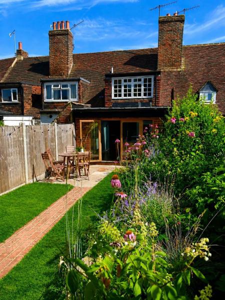 Castle Cottage - Canterbury
