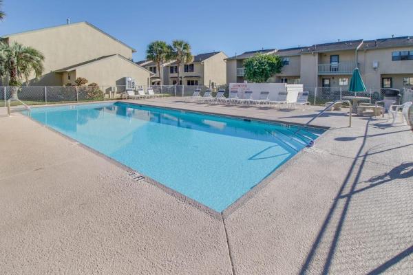 Luxurious Townhouse Close To Private Beach Pools Mini-golf - Snowbirds Welcome - Panama City Beach, FL
