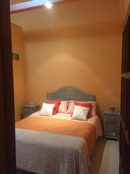 En la foto se muestra el objeto Don Vincenzo's home ubicado en la ciudad de Nápoles.