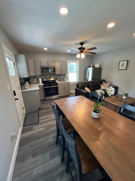 Whispering Pines Cottage - Renault Winery