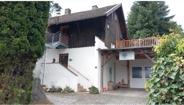 Grey House - Laufen