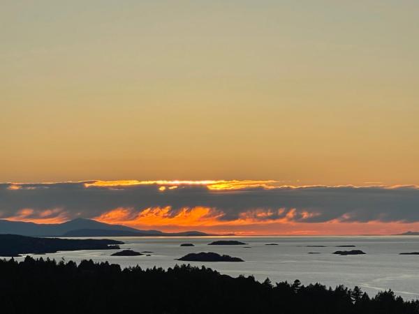 Auspicious Sea View House - Nanaimo