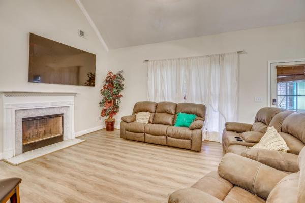 Walk To Shops & Dining! Quiet Fultondale Home - Birmingham, AL