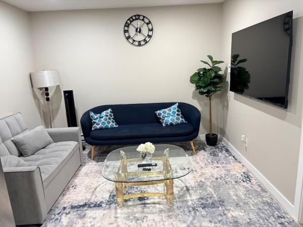 Olas Place - White City