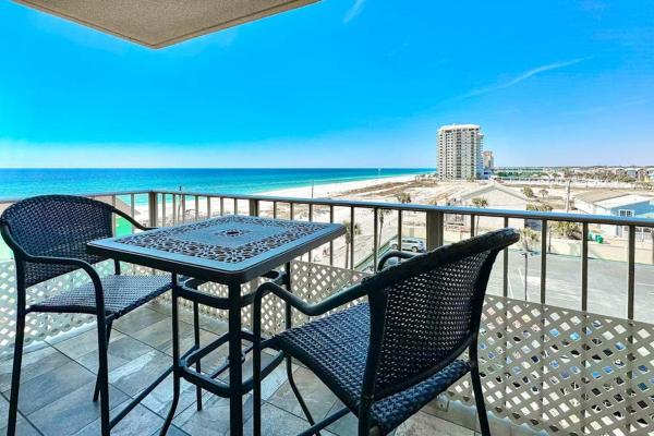 Spacious Gulf Front Fifth-floor Condo With Heated Saltwater Pool & Hot Tub - Panama City, FL