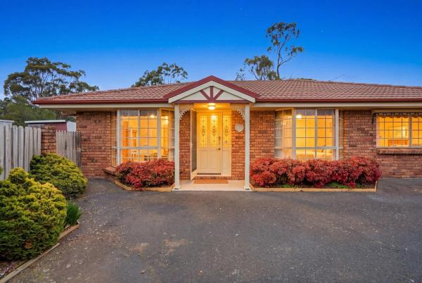Modern 3 Bedroom Family Retreat Free Parking Near Launceston Cbd - 朗瑟士敦