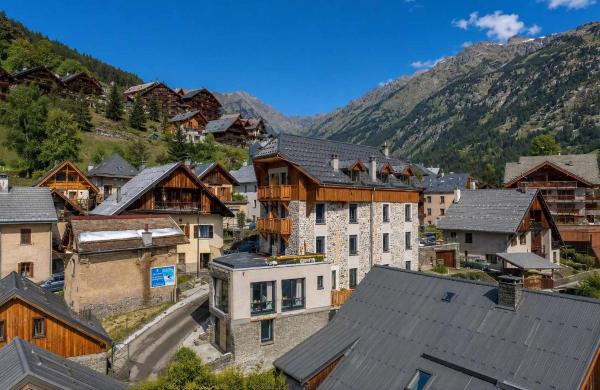 Madame Vacances Hotel Les Cimes - Oz-en-Oisans