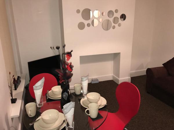 A la foto es mostra l'objecte Fantastic House with Amenities situat a la ciutat de Hull.