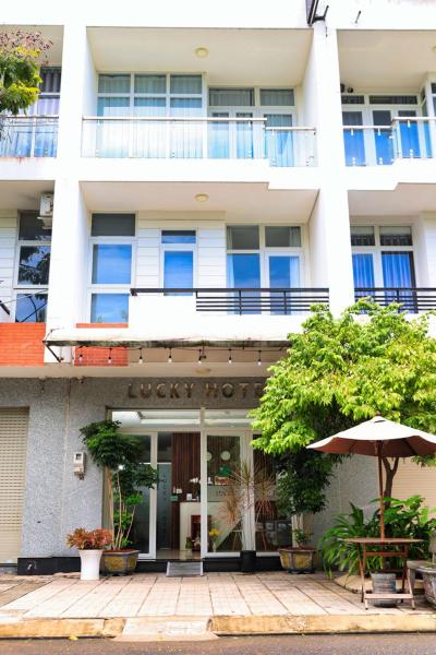 Lucky Hotel - tt. Long Thành