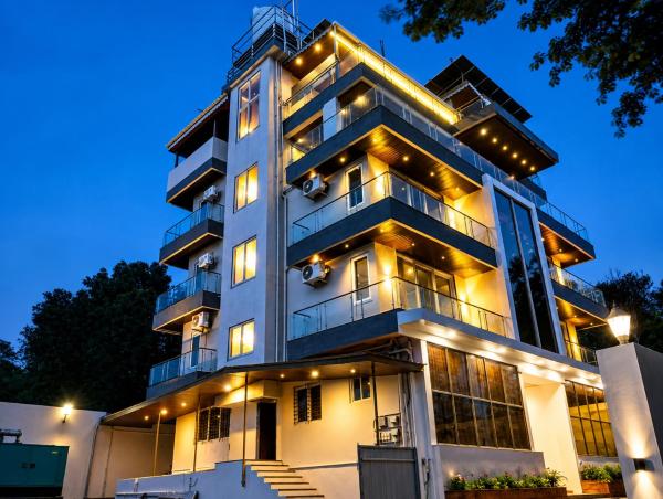 The Metro Hotel - Panhala