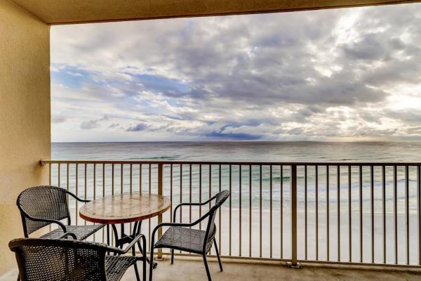 Inviting Waterfront Condo With Shared Pools A Hot Tub Gym & Beach Access - Panama City Beach, FL