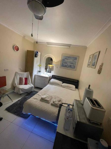 Stunning Ground Floor Studio In Hounslow Near Heathrow Airport - Uxbridge