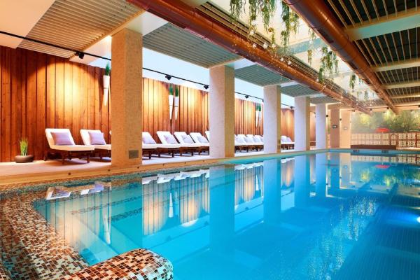 Na zdjęciu widoczny jest obiekt Lucky Bansko Aparthotel SPA & Relax położony w mieście Bansko.