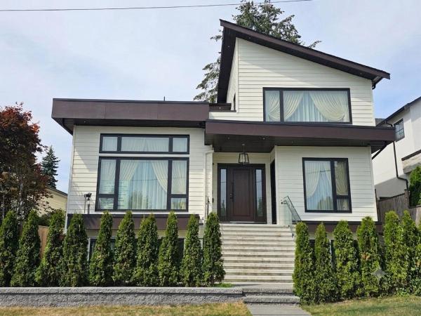 Brand New Spacious 2br & Large Den Bright Suite, Laundry, 75" Tv, Dishwasher, 4min To Bus Shops - Burnaby