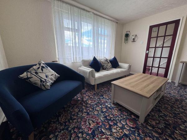 Welcoming 3bdr Home Nr Royal Hospital Chesterfield - Chesterfield