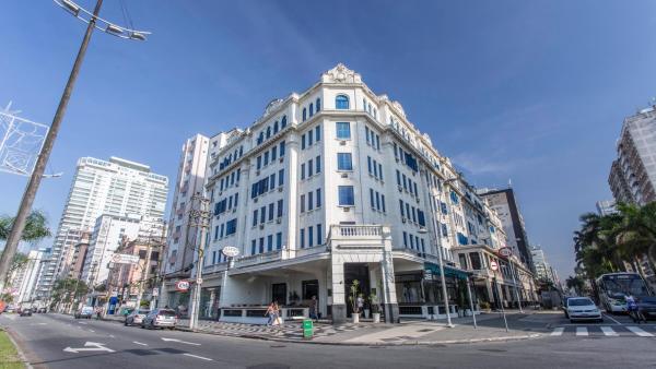 Op de foto is het object Atlântico Hotel te zien, gelegen in de stad Santos.