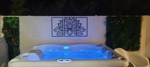 Chalet Avec Jacuzzi Privatif - Avignon