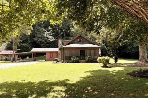 The Cabin On Moody Hollow - Young Harris, GA