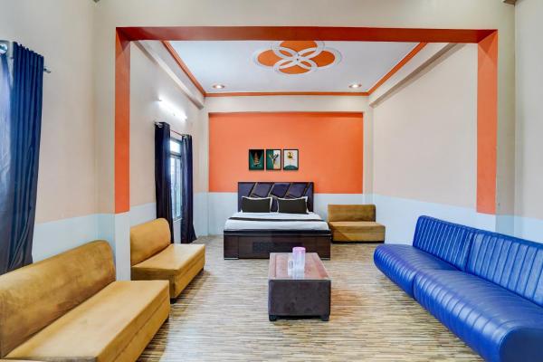 Spot On Bhatiya Palace - Kanpur