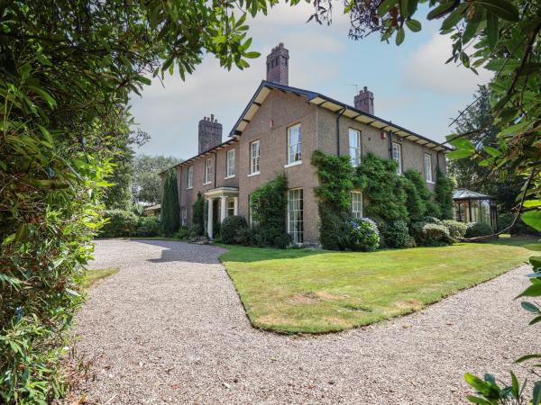 Parkfields House - Derbyshire