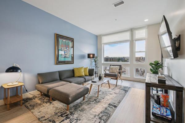 Golden Hour | 1br Lohi Loft | Balcony | Dog-friendly - Denver, CO