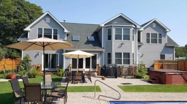 Beautiful 6-bedroom Escape Featuring A Private Pool - Long Island, NY