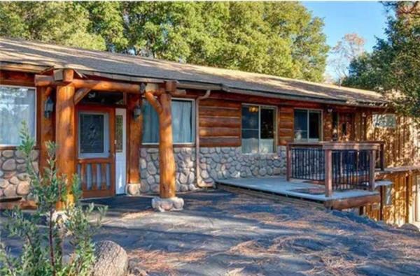 Wolf Den Retreat On 20 Acres - 율리안