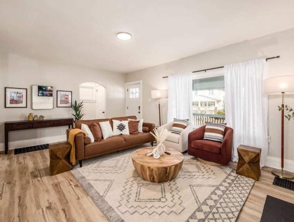 Spacious 3 Br Perfect For Longer Stays - Columbus, OH