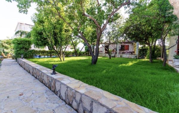 A4 Apt W Shared Pool And Balcony Near The Beach - Seget Vranjica