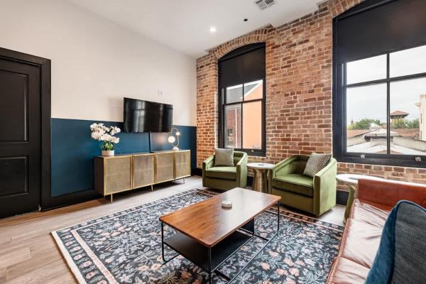 Luxe Suite 4bd 4ba With 2 Queen Sleeper Sofas Hotel - New Orleans, LA