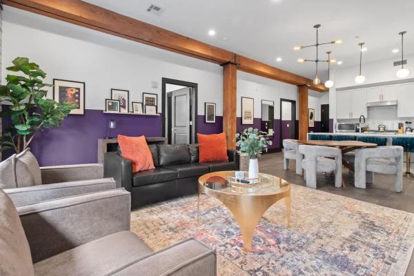 Lux Suite 4bd 4ba Walk To Dome&french Quarter Hotel - New Orleans, LA
