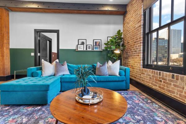 Rare Find 2br 2ba Suite Steps From Superdome Hotel - New Orleans, LA