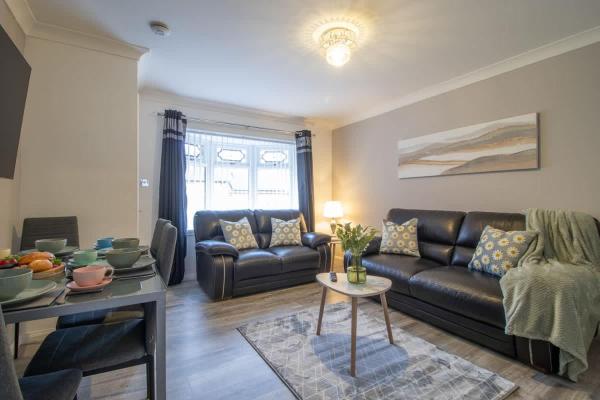 Culzean House - 2 Bedrooms In Coatbridge - Motherwell