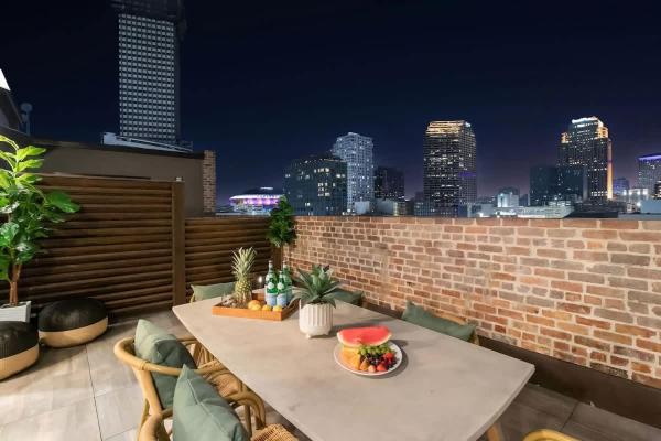 Lux Suite Rooftop Pool Workspace Games Hotel - New Orleans, LA