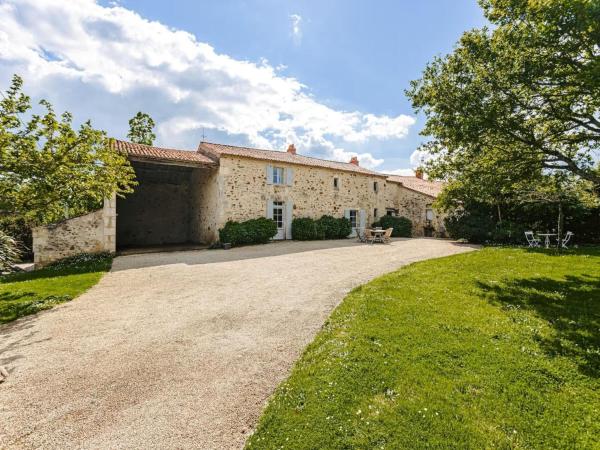 Holiday Home Saint-laurent Pool Retreat - Vendée