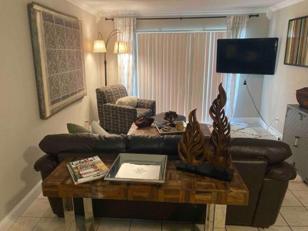 Warm & Cozy Condo Feels Like Home - Dallas, TX