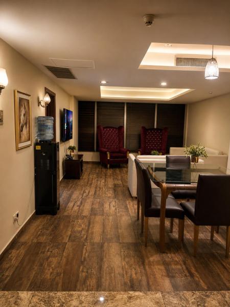 A Touch Above 3bhk Centaurus Mall Pool Gym City Vew - Islamabad