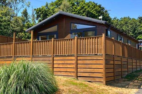 Millbury Lodge With Hot Tub In Devon - Bovey Tracey