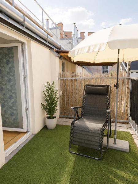 Cozy Furnished Room With Terrace Top Floor In Vienna - Viena