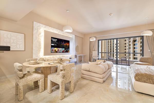 Studio Elegance, Wide Balcony, Jbr Views - Dubai