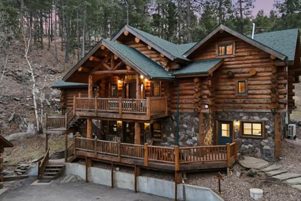 Great Lodge At Hillside- Iconic 6k Sqft Log Lodge - Keystone, SD