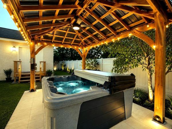 Largo 7br 4ba Sunny Shores Getaway - Clearwater, FL