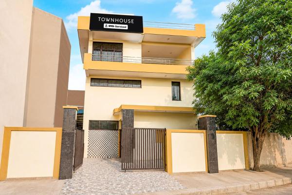 Townhouse Sector 13 Gurgaon - Gurgaon